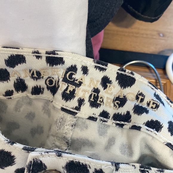American Eagle Stretch Cow / Animal Print Shorts - Picture 3 of 4